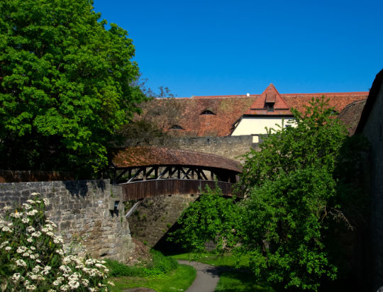 Rothenburg o.d.T.-hist. Brücke in die Altstadt