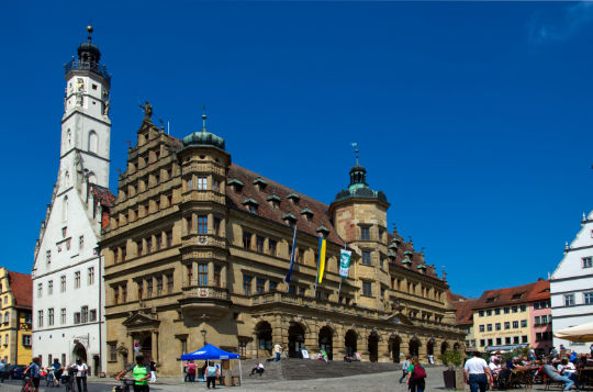Rothenburg o.d.T.-Marktplatz mit Rathaus