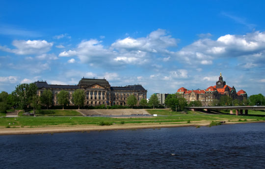 Dresden-Finanzministerium und Staatsregierung