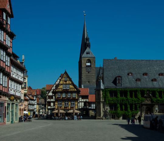 Quedlinburg-Marktplatz mit Rathaus